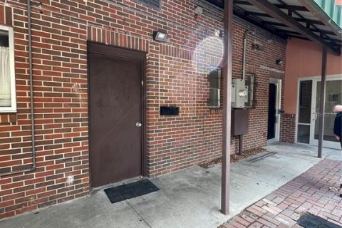 Immobilier commercial à louer à Gainesville, Floride: 1550.07 m2 № 1794966 - photo 9
