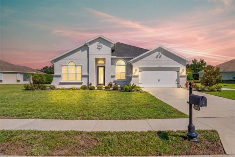 Villa ou maison à Dade City, Floride 4 chambres, 238.29 m2 № 2152046