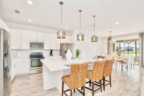 Casa en venta en Kissimmee, Florida, 10 dormitorios, 395.76 m2 № 1512543 - foto 23