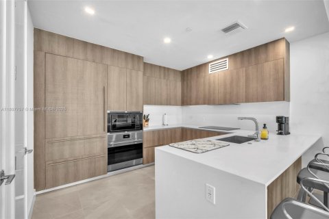 Copropriété à vendre à Sunny Isles Beach, Floride: 2 chambres, 126.44 m2 № 1864900 - photo 11
