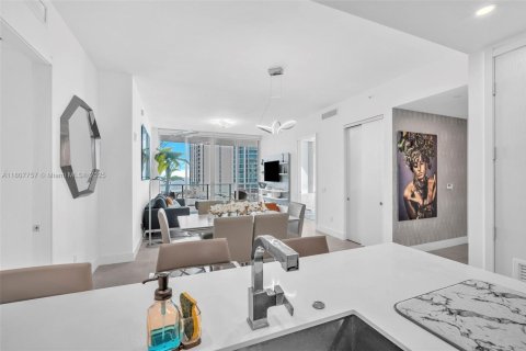Copropriété à vendre à Sunny Isles Beach, Floride: 2 chambres, 126.44 m2 № 1864900 - photo 17