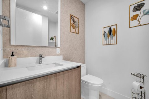 Copropriété à vendre à Sunny Isles Beach, Floride: 2 chambres, 126.44 m2 № 1864900 - photo 13