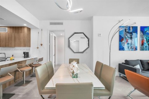 Copropriété à vendre à Sunny Isles Beach, Floride: 2 chambres, 126.44 m2 № 1864900 - photo 6