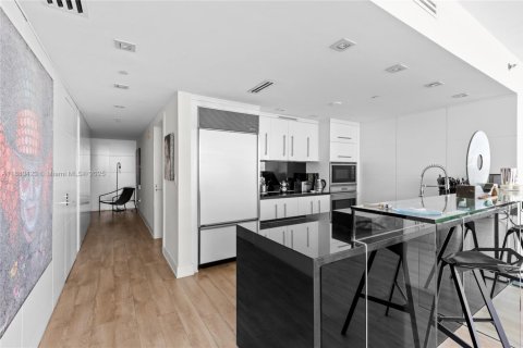 Condo in Miami, Florida, 3 bedrooms  № 1978342 - photo 27