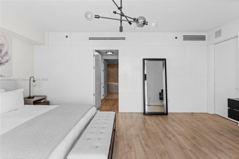 Condo in Miami, Florida, 3 bedrooms  № 1978342 - photo 18