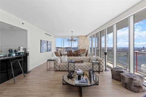 Condo in Miami, Florida, 3 bedrooms  № 1978342 - photo 28