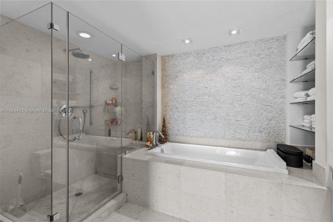 Condo in Miami, Florida, 3 bedrooms  № 1978342 - photo 12