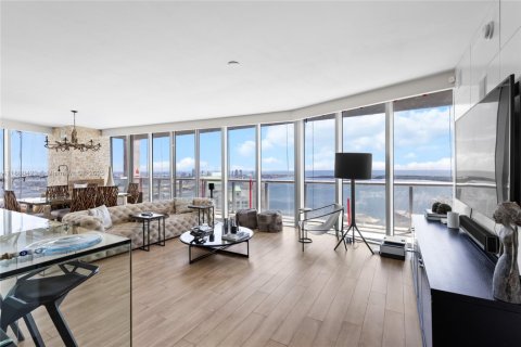 Condo in Miami, Florida, 3 bedrooms  № 1978342 - photo 25