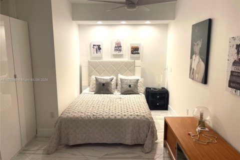 Condo in Hallandale Beach, Florida, 3 bedrooms  № 1292601 - photo 14