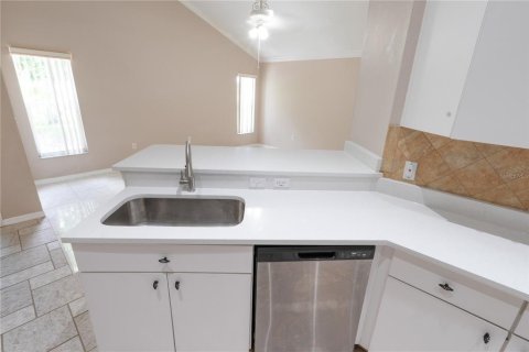 Villa ou maison à louer à Tampa, Floride: 4 chambres, 248.05 m2 № 1850069 - photo 25