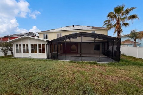 House in Clermont, Florida 6 bedrooms, 367.15 sq.m. № 2227355 - photo 5