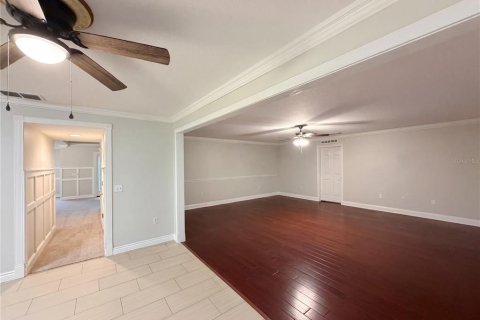 House in Clermont, Florida 6 bedrooms, 367.15 sq.m. № 2227355 - photo 8