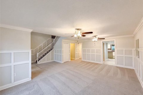 House in Clermont, Florida 6 bedrooms, 367.15 sq.m. № 2227355 - photo 3