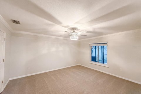 House in Clermont, Florida 6 bedrooms, 367.15 sq.m. № 2227355 - photo 4