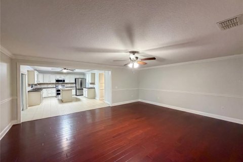 House in Clermont, Florida 6 bedrooms, 367.15 sq.m. № 2227355 - photo 9