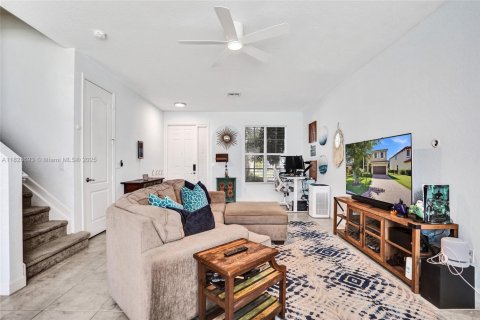 House in Lake Worth, Florida 4 bedrooms, 191.38 sq.m. № 1796374 - photo 16