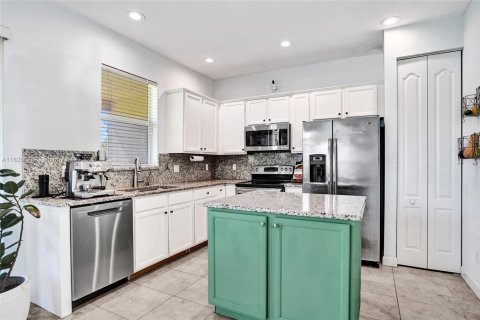 House in Lake Worth, Florida 4 bedrooms, 191.38 sq.m. № 1796374 - photo 25