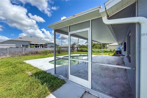 House in North Port, Florida 3 bedrooms, 109.25 sq.m. № 1775517 - photo 17