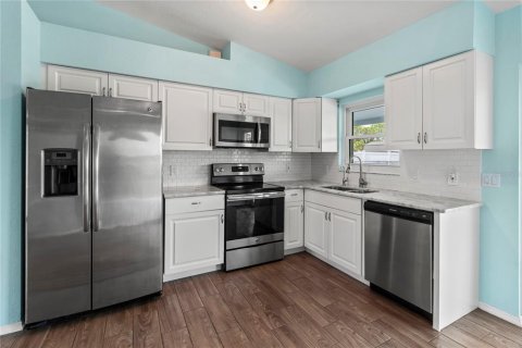 House in North Port, Florida 3 bedrooms, 109.25 sq.m. № 1775517 - photo 28