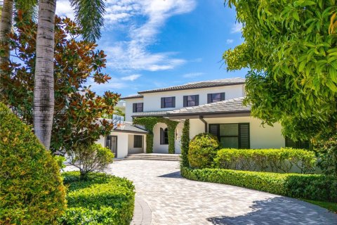Casa en Fort Lauderdale, Florida 5 dormitorios, 604.14 m2 № 2038142