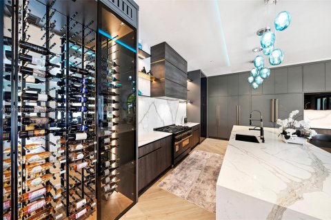 Casa en alquiler en Fort Lauderdale, Florida, 5 dormitorios, 604.14 m2 № 2038142 - foto 18