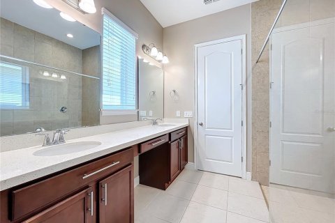 House in Orlando, Florida 5 bedrooms, 258.36 sq.m. № 1334086 - photo 22
