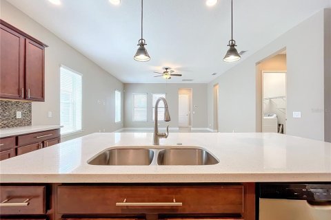 House in Orlando, Florida 5 bedrooms, 258.36 sq.m. № 1334086 - photo 14