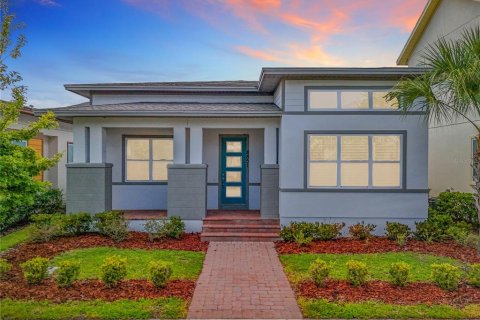 House in Orlando, Florida 5 bedrooms, 258.36 sq.m. № 1334086 - photo 1