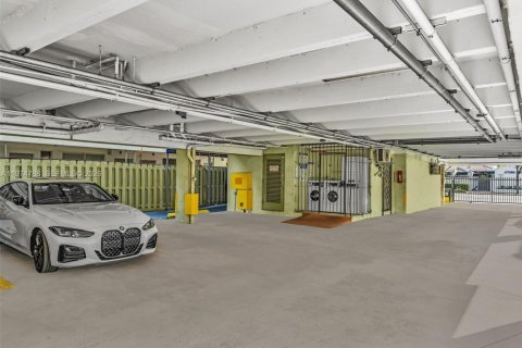 Condominio en venta en Miami Beach, Florida, 1 dormitorio, 63.82 m2 № 2036102 - foto 18