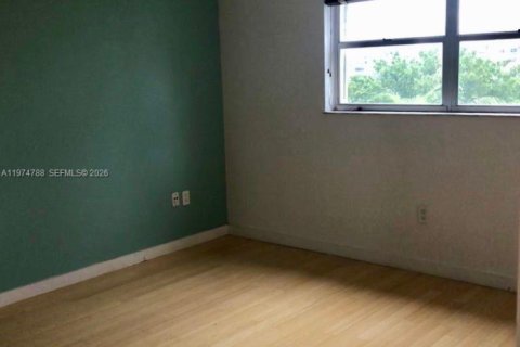 Condominio en venta en Miami Beach, Florida, 1 dormitorio, 63.82 m2 № 2036102 - foto 4