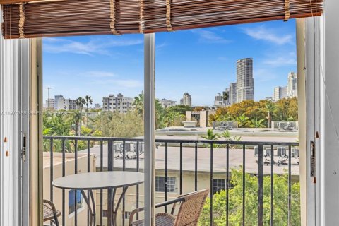 Condominio en venta en Miami Beach, Florida, 1 dormitorio, 63.82 m2 № 2036102 - foto 8