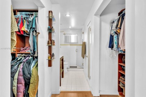 Condominio en venta en Miami Beach, Florida, 1 dormitorio, 63.82 m2 № 2036102 - foto 16