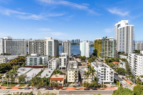 Condominio en venta en Miami Beach, Florida, 1 dormitorio, 63.82 m2 № 2036102 - foto 22