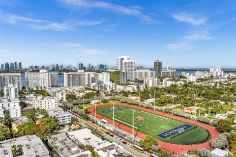 Condominio en venta en Miami Beach, Florida, 1 dormitorio, 63.82 m2 № 2036102 - foto 25