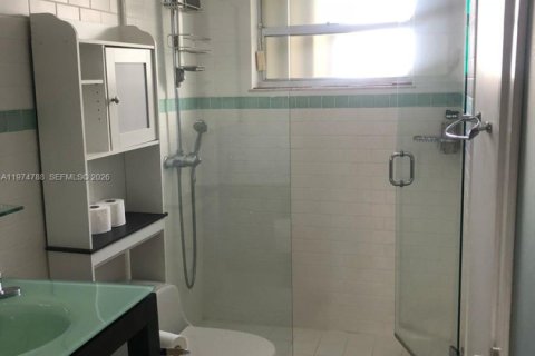 Condominio en venta en Miami Beach, Florida, 1 dormitorio, 63.82 m2 № 2036102 - foto 6