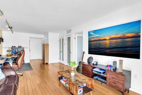 Condominio en venta en Miami Beach, Florida, 1 dormitorio, 63.82 m2 № 2036102 - foto 12