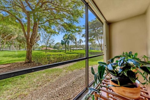 Condo in Pembroke Pines, Florida, 1 bedroom  № 1877508 - photo 18