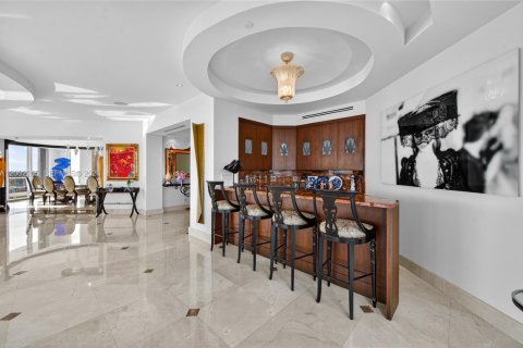 Condominio en venta en Aventura, Florida, 7 dormitorios, 715.35 m2 № 2066524 - foto 19