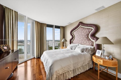 Condominio en venta en Aventura, Florida, 7 dormitorios, 715.35 m2 № 2066524 - foto 13