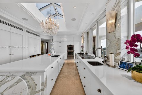 Condominio en venta en Aventura, Florida, 7 dormitorios, 715.35 m2 № 2066524 - foto 25
