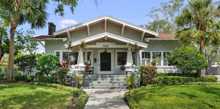 House in Tampa, Florida 5 bedrooms, 321.26 sq.m. № 1659456