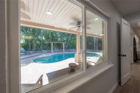 House in Tampa, Florida 4 bedrooms, 177.44 sq.m. № 1886942 - photo 13