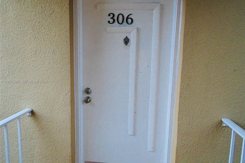 Condominio en Sunrise, Florida, 2 dormitorios  № 2020635