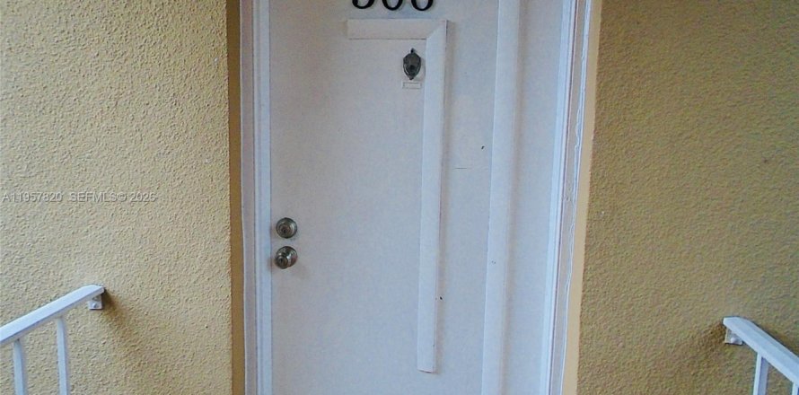 Condominio en Sunrise, Florida, 2 dormitorios  № 2020635