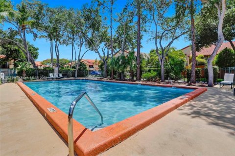 Touwnhouse à louer à Miami, Floride: 2 chambres, 107.02 m2 № 1969951 - photo 18