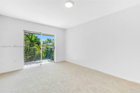 Condominio en alquiler en Palmetto Bay, Florida, 2 dormitorios, 91.04 m2 № 2240123 - foto 8