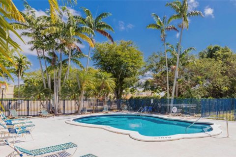 Condominio en alquiler en Palmetto Bay, Florida, 2 dormitorios, 91.04 m2 № 2240123 - foto 13