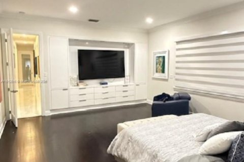Casa en venta en Miami, Florida, 4 dormitorios, 311.5 m2 № 1759219 - foto 11