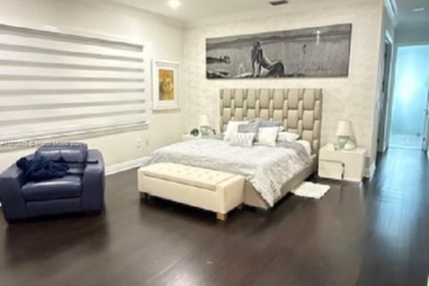 Casa en venta en Miami, Florida, 4 dormitorios, 311.5 m2 № 1759219 - foto 12