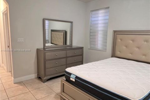 Villa ou maison à louer à Homestead, Floride: 1 chambre, 226.68 m2 № 2086417 - photo 18